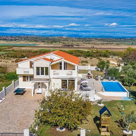 Beautiful In Sv,filip I Jakov With Kitchen