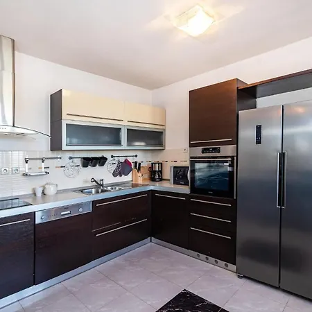 Beautiful In Sv,filip I Jakov With Kitchen *