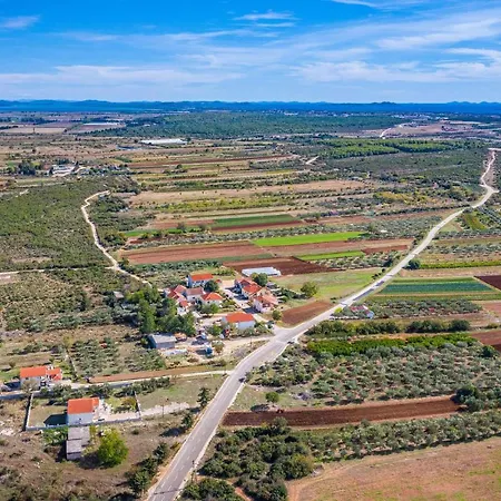 度假居 Beautiful In Sv,filip I Jakov With Kitchen Sikovo