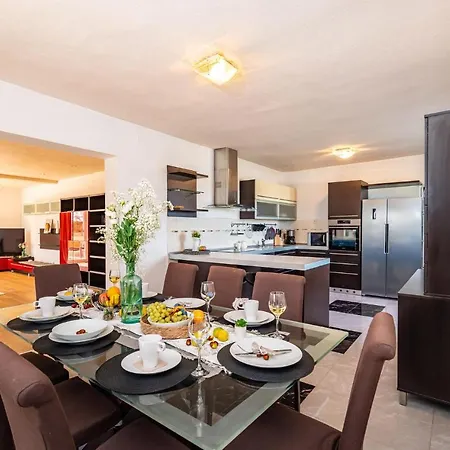 度假居 Beautiful In Sv,filip I Jakov With Kitchen